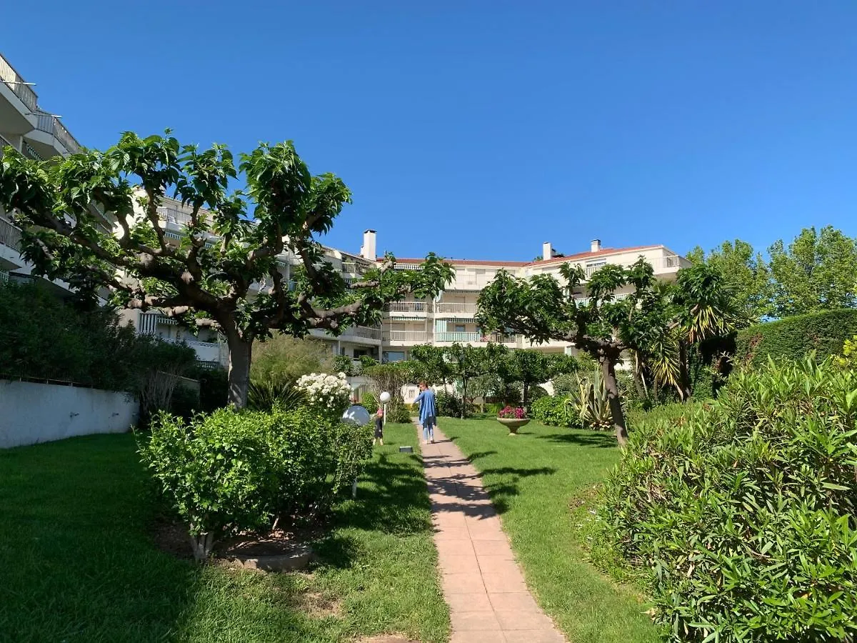 Studio De Standing Climatise, Avec Piscine, Proche De La Mer Fréjus Frankrijk
