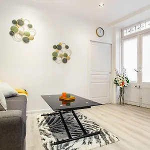 https://apt-bouquet-longchamp-iena-trocadero-cosy-ouvert-reservable.fr-paris.fr