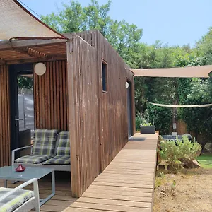 Joli Indépendant En Bois Avec Jacuzzi Prive Fréjus