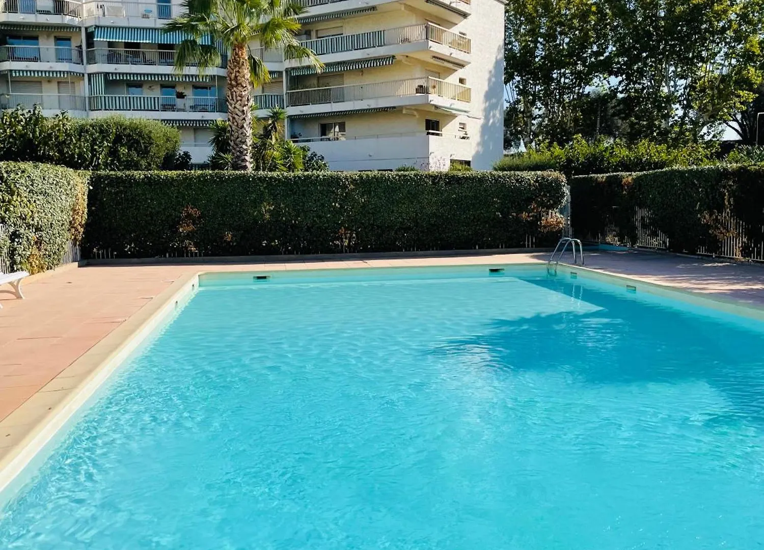 Studio de standing climatisé, avec piscine, proche de la mer Fréjus